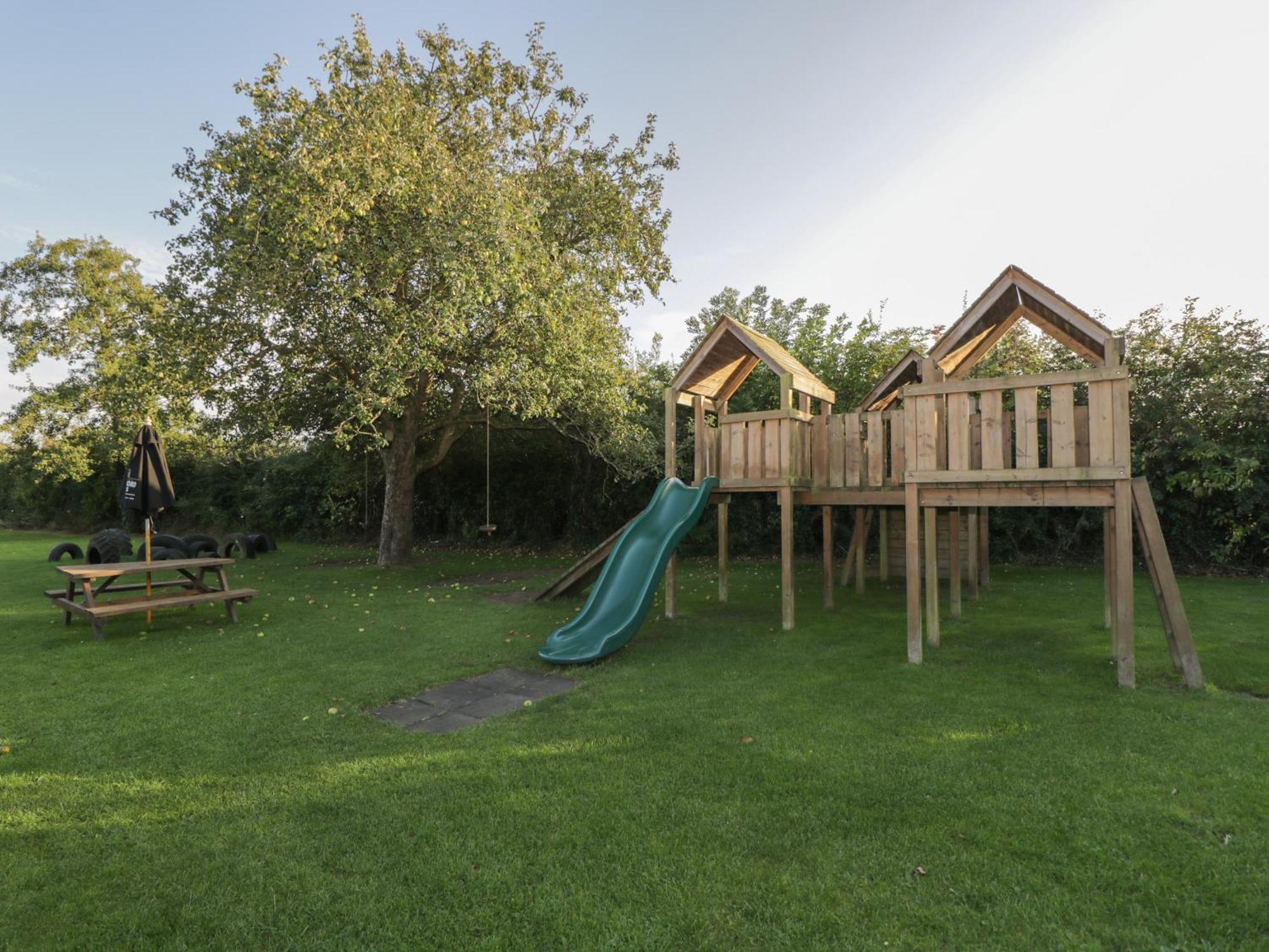 Hazel Villa Cirencester Buitenkant foto